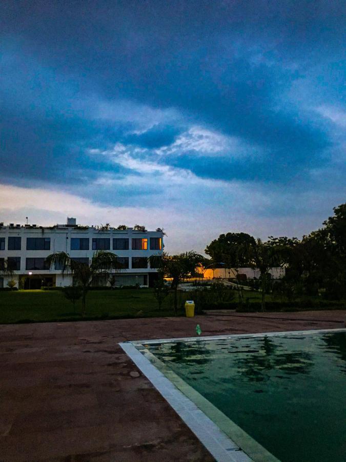 Gautam Hotels & Resorts Khajurāho Exterior foto