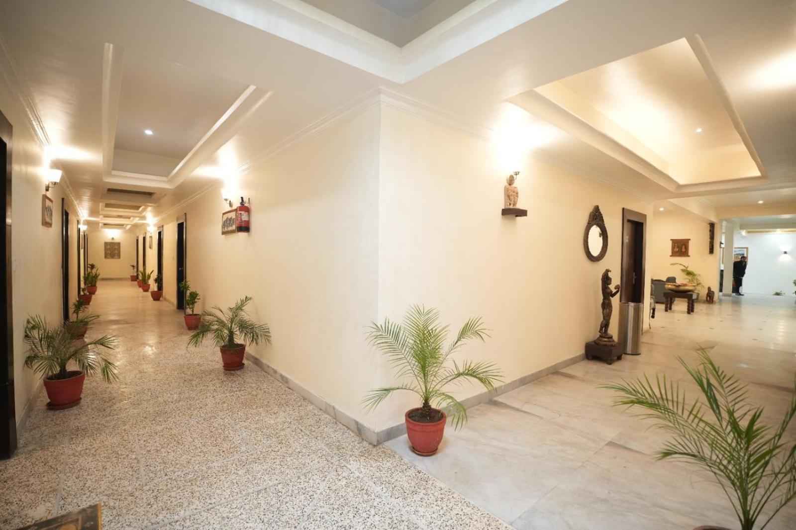 Gautam Hotels & Resorts Khajurāho Exterior foto